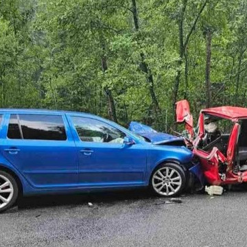 Tragická nehoda na Horehroní: O život prišiel vodič (†30) jedného z áut, zranilo sa päť ľudí