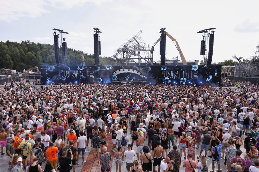 Na festivale Tomorrowland prišla o život žena. Prišlo jej nevoľno, v nemocnici ju nedokázali zachrániť