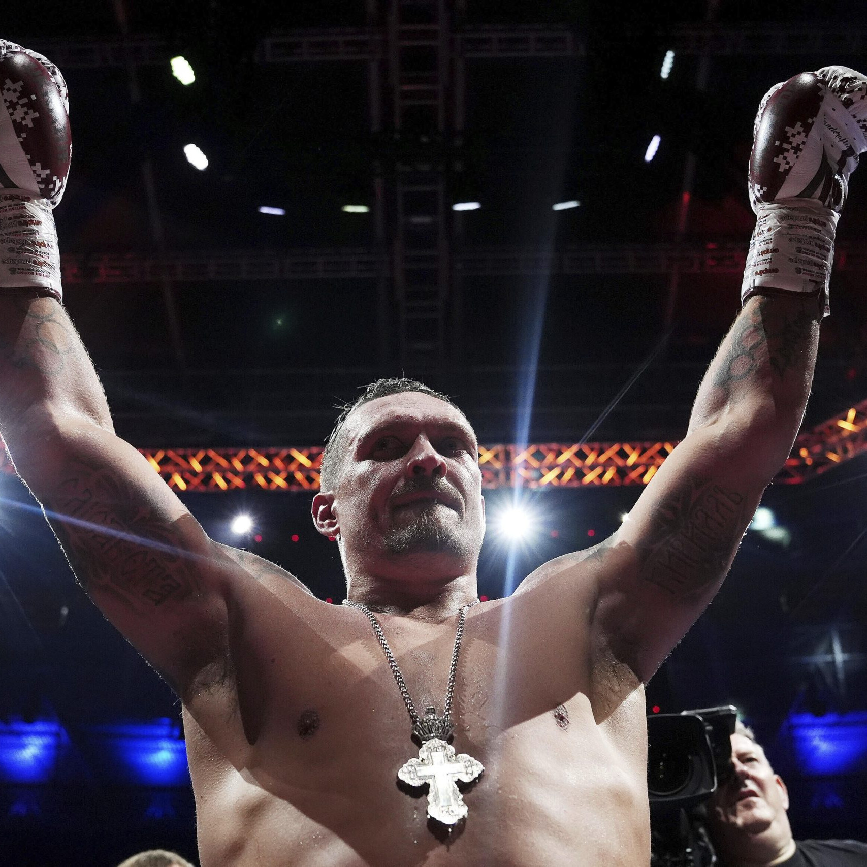 Oleksandr Usyk zostáva neporazený: Zvíťazil nad Duboisom a opäť sa stal absolútnym šampiónom v ťažkej váhe