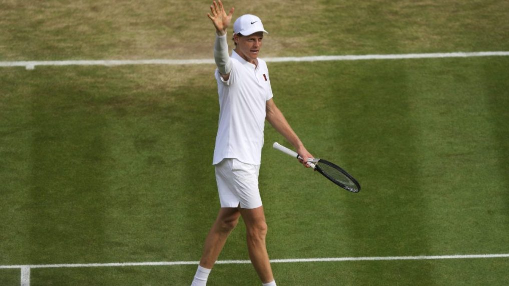 Sinner zdolal Sheltona a druhýkrát v kariére tak postúpil do semifinále Wimbledonu. Jeho súperom bude Djokovič