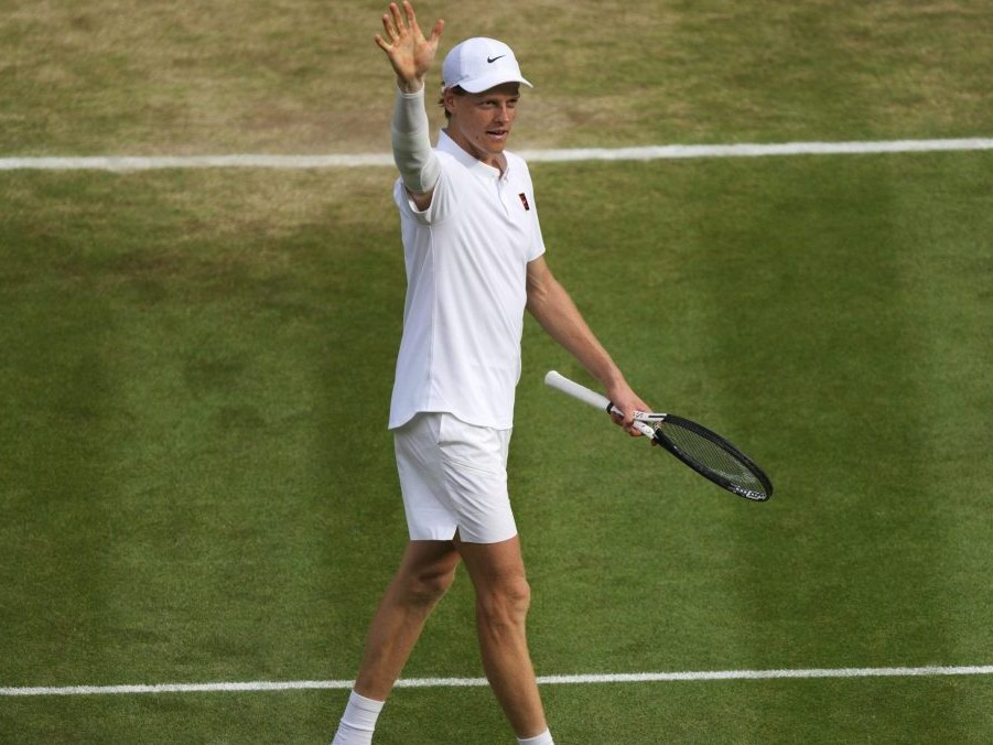 Sinner zdolal Sheltona a druhýkrát v kariére tak postúpil do semifinále Wimbledonu. Jeho súperom bude Djokovič