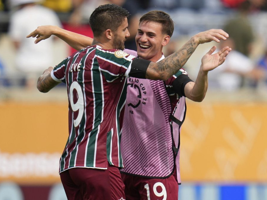 MS klubov: Fluminense a Chelsea postúpili do semifinále. Brankár Palmeirasu si strelil vlastný gól, ktorý napokon rozhodol