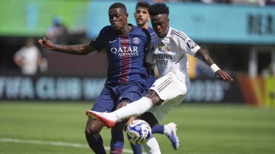 Na snímke futbalisti Paris Saint-Germain a Real Madrid.