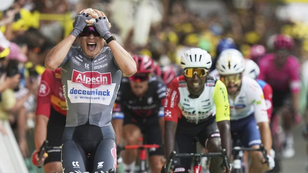 VIDEO: Prvý majiteľ žltého dresu je známy. Úvodnú etapu Tour de France ovládol Belgičan Philipsen