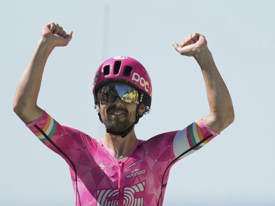 VIDEO: Využil moment prekvapenia a zvíťazil. Ír Healy oslavuje premiérový triumf na Tour de France