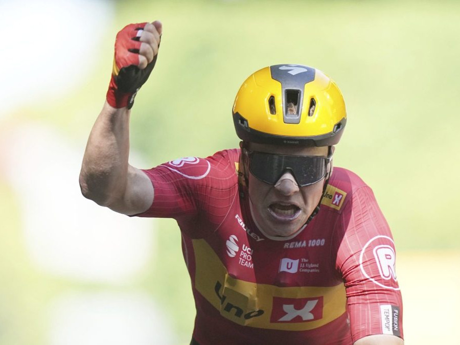 Nór Abrahamsen zvíťazil v 11. etape Tour de France pred Švajčiarom Schmidom