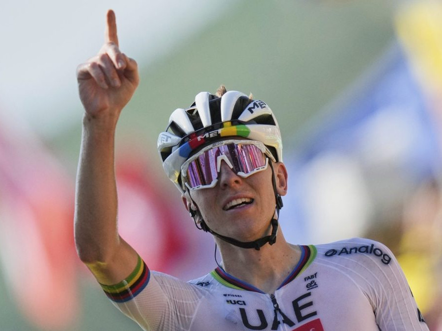 Slovinec Pogačar zvíťazil v 12. etape Tour de France a opäť si oblečie žltý dres. Druhý finišoval Vingegaard