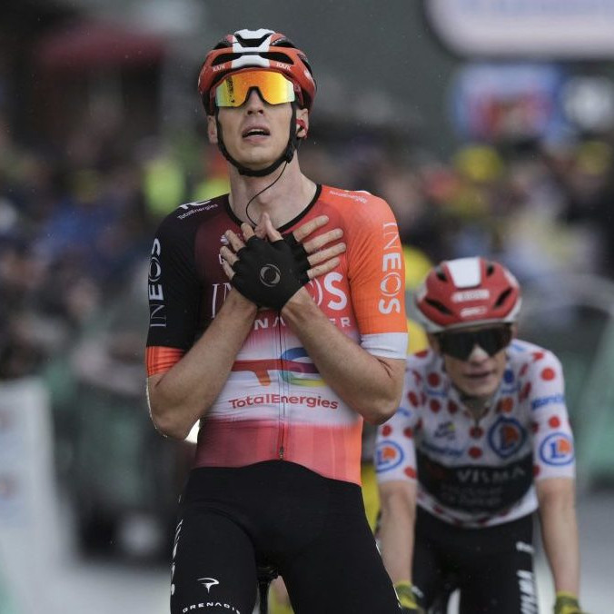 V cieli víťaz 19. etapy Tour de France Thymen Arensman.