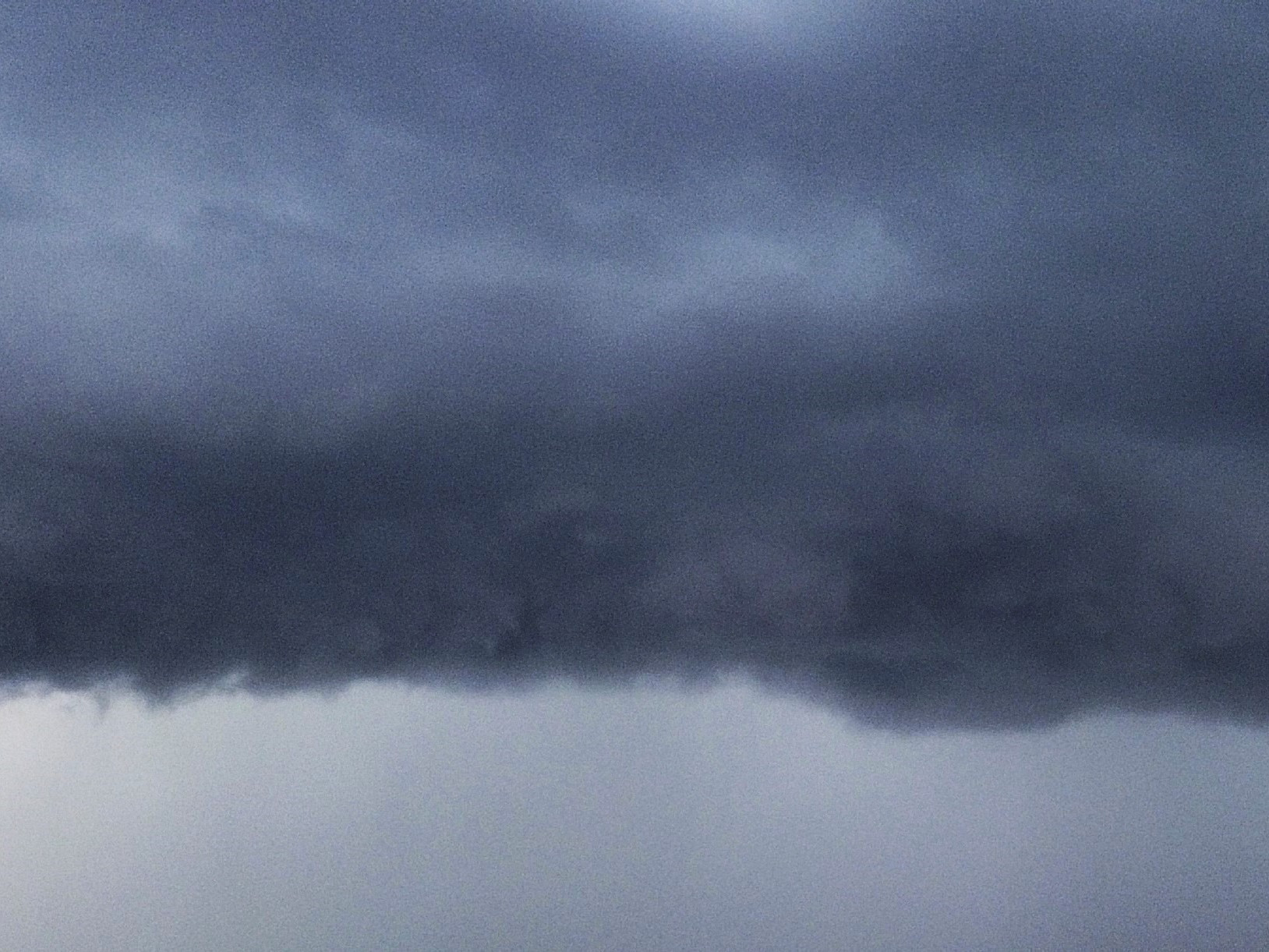 SHMÚ varuje pred búrkami.