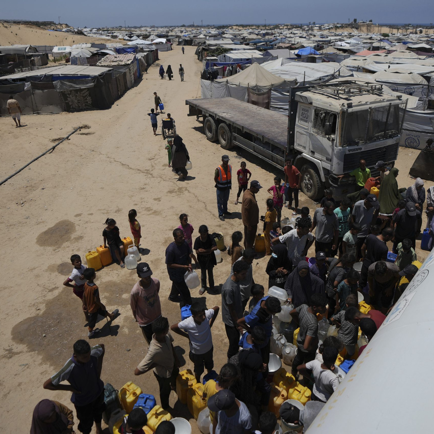 Izraelské jednotky zastrelili takmer 70 Palestínčanov, ktorí čakali na humanitárnu pomoc