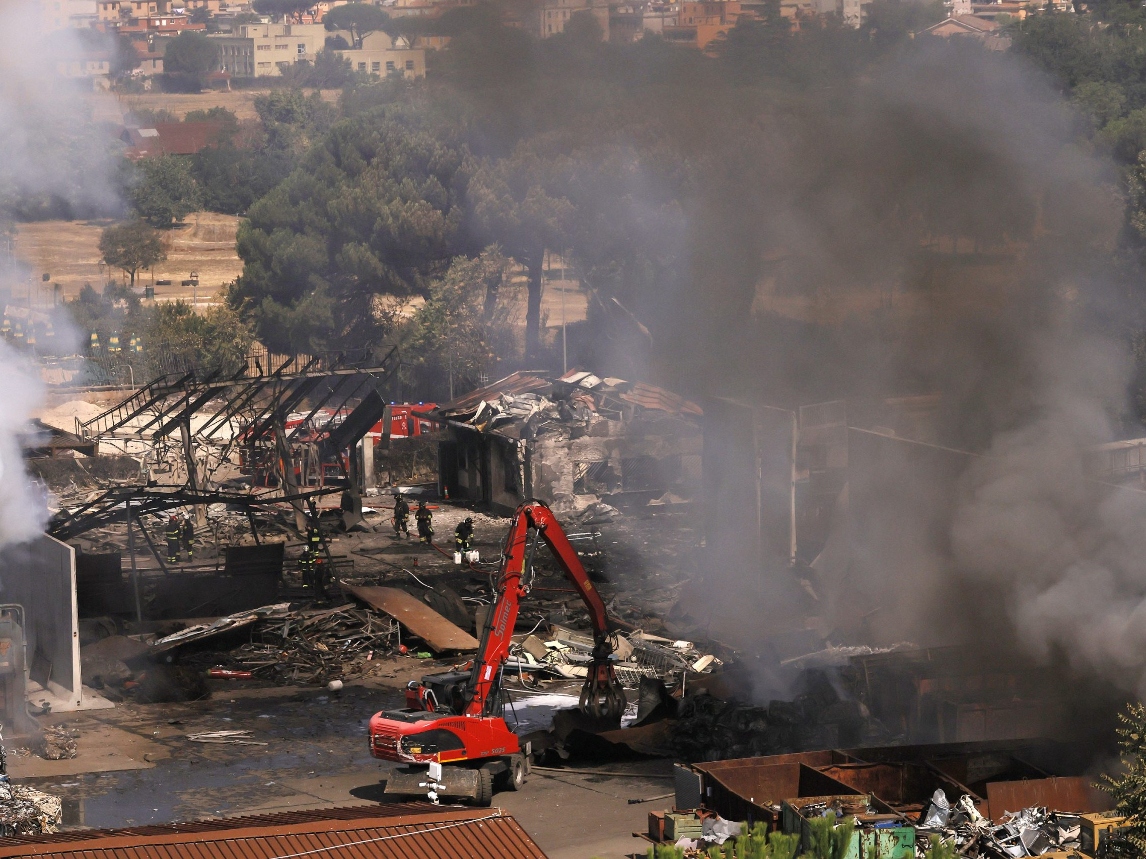 Po explóziách na čerpacej stanici v Ríme hlásia desiatky zranených.