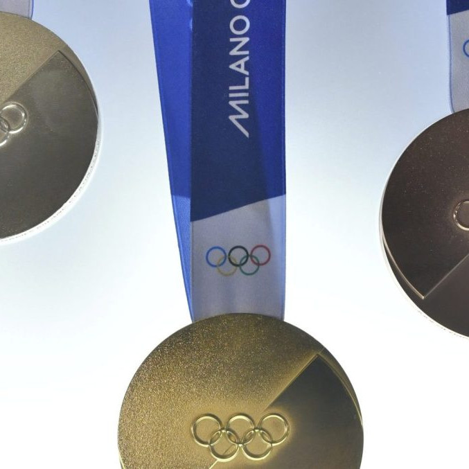 Organizátori ZOH 2026 predstavili dizajn medailí, symbolizujú dve polovice
