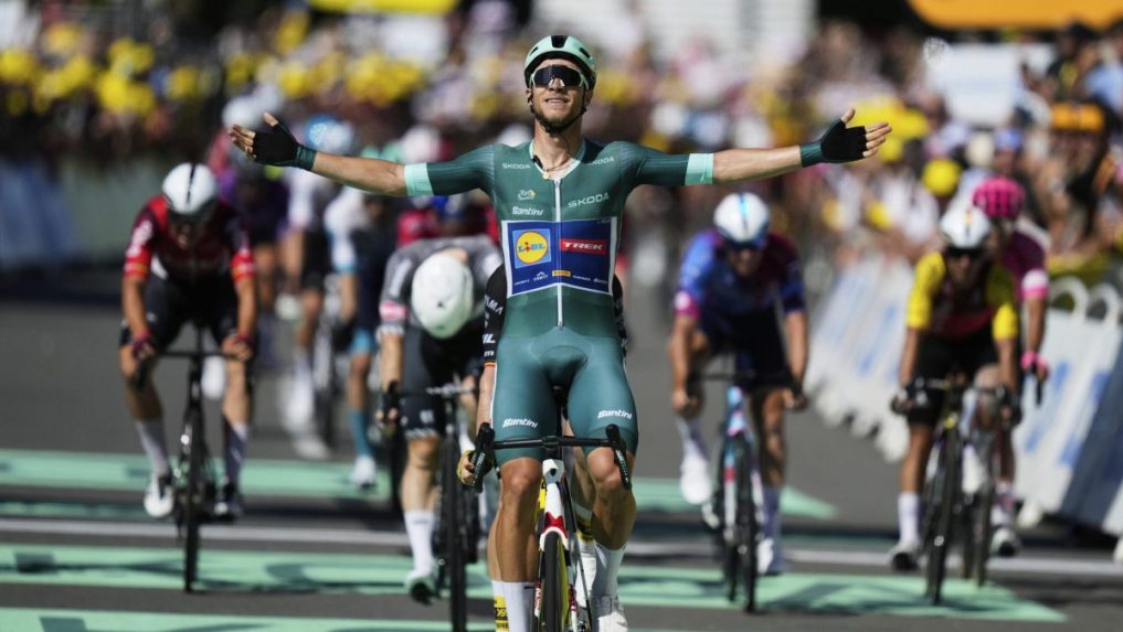 Milan s premiérovým triumfom na Tour de France, vracia sa do zeleného. Lídrom priebežného poradia stále Pogačar