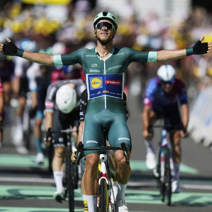 Milan s premiérovým triumfom na Tour de France, vracia sa do zeleného. Lídrom priebežného poradia stále Pogačar