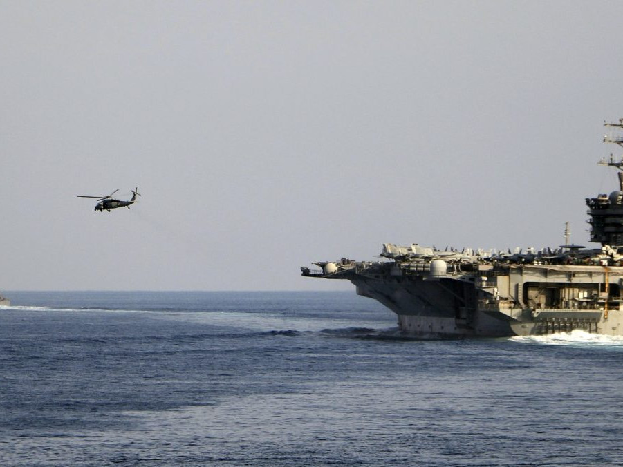 Vojnové lode USA v Hormuzskom prielive.