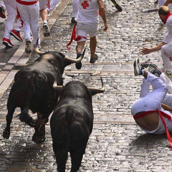 VIDEO: Prvý beh s býkmi má Pamplona za sebou. Trval necelé tri minúty, hlásia niekoľko zranených