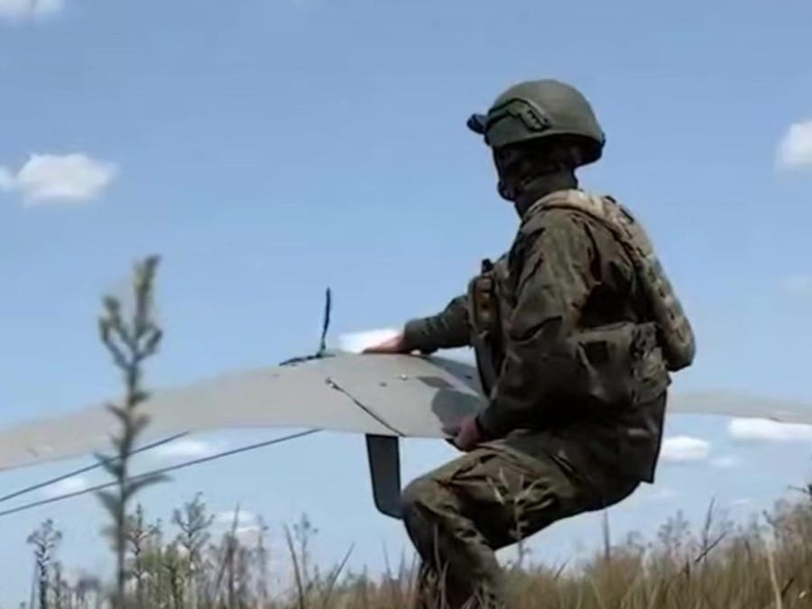 dron a vojak