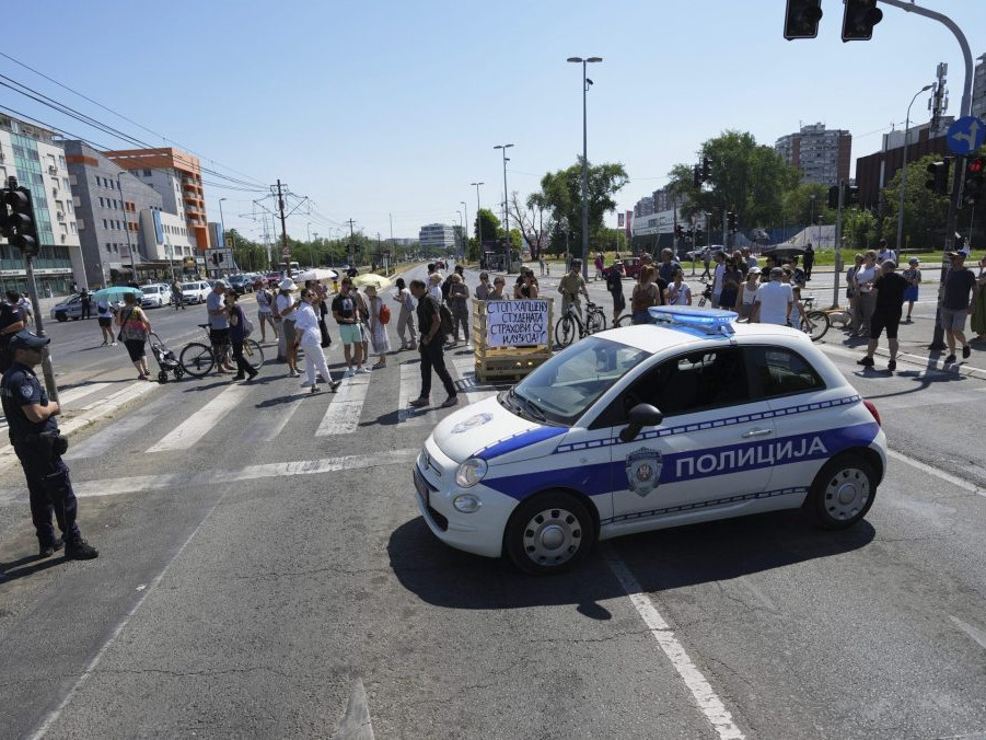 policajné auto v Belehrade