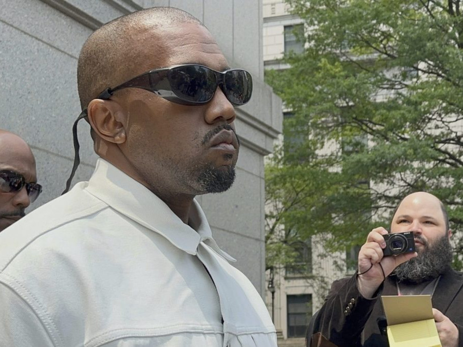 Na snímke Kanye West.