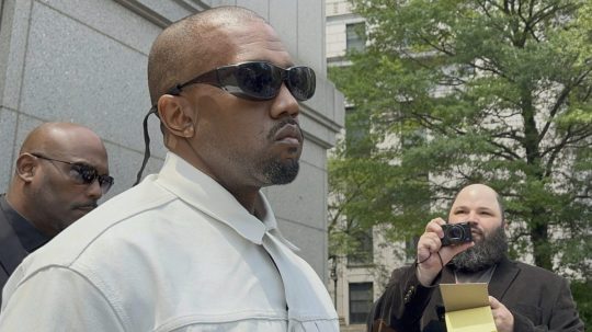 Na snímke Kanye West.
