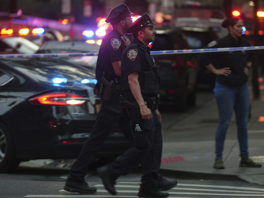 V kancelárskej budove na ulici Park Avenue v New Yorku sa strieľalo.