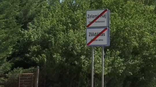Na snímke dopravné značenie "Koniec obce" v Hurbanove.