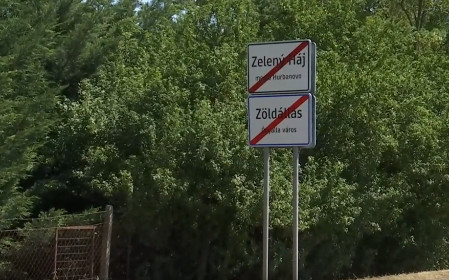 Na jednej strane päťdesiatka, na druhej deväťdesiatka: V Hurbanove obyvateľom robilo problémy nelogické dopravné značenie