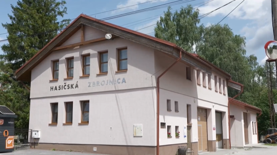 Na snímke hasičská zbrojnica.