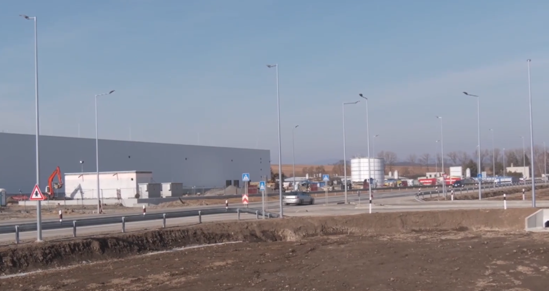 S výrobou v priemyselnom parku v Rimavskej Sobote začnú neskôr ako sa plánovalo. Vzniknúť majú stovky pracovných miest