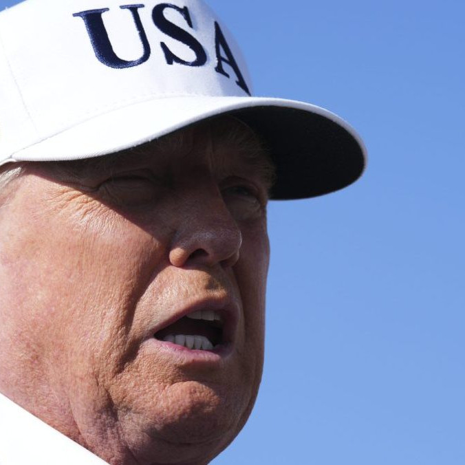 Plány Elona Muska založiť novú politickú stranu sú smiešne a spôsobí to zmätok, myslí si Donald Trump