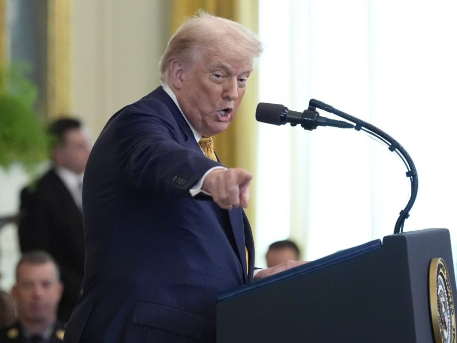 Donald Trump presadzuje na všetok tovar z Európskej únie minimálne clo 15 až 20 percent