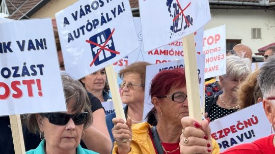 V komárňanskom regióne protestujú za bezpečnejšiu dopravu.