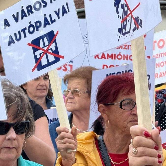 Ľudia v komárňanskom regióne blokovali nákladnú dopravu. Protestom žiadali vyššiu bezpečnosť