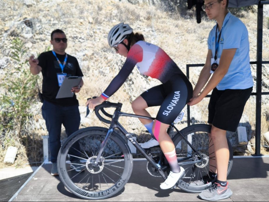 Cyklistka Karolína Hajduková.