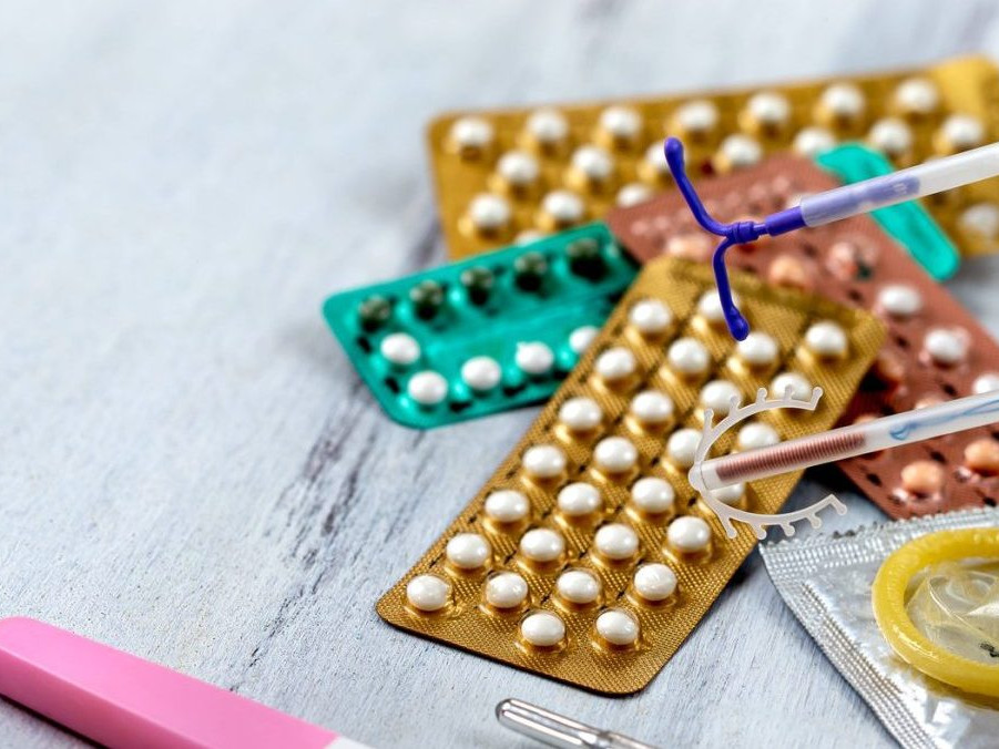 Na ilustračnej snímke antikoncepčné prostriedky.