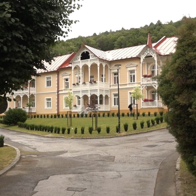 Záujem o kúpeľnú liečbu je v lete vyšší: Schválenie žiadostí štátnou poisťovňou však podľa niektorých trvá dlhšie