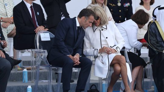 Na snímke Emmanuel Macron s manželkou Brigitte.