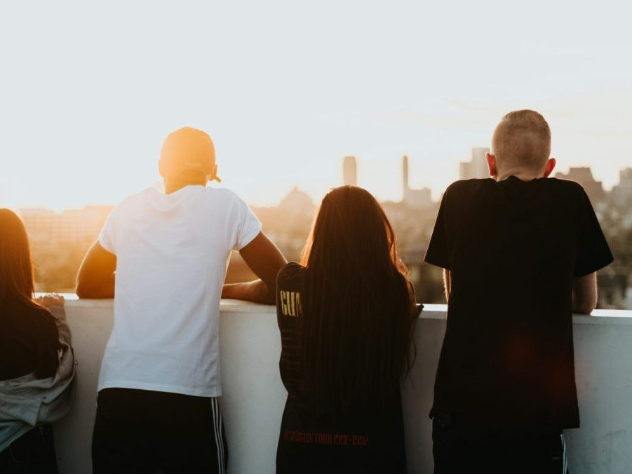 Životná spokojnosť mladých ľudí na Slovensku klesá: Zvyšuje sa nedostatok spánku, pribúdajú úzkosti a depresie