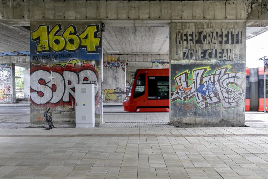 Električka na konečnej zastávke Južné mesto.