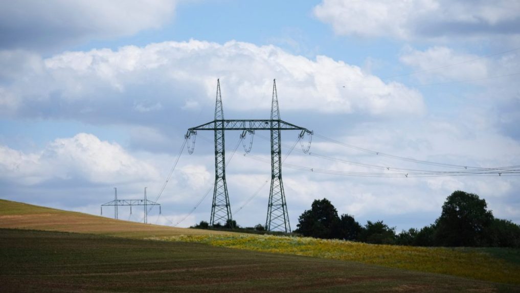Masívny výpadok elektriny, ako bol v Česku či Španielsku, sa môže stať aj na Slovensku, priznali odborníci