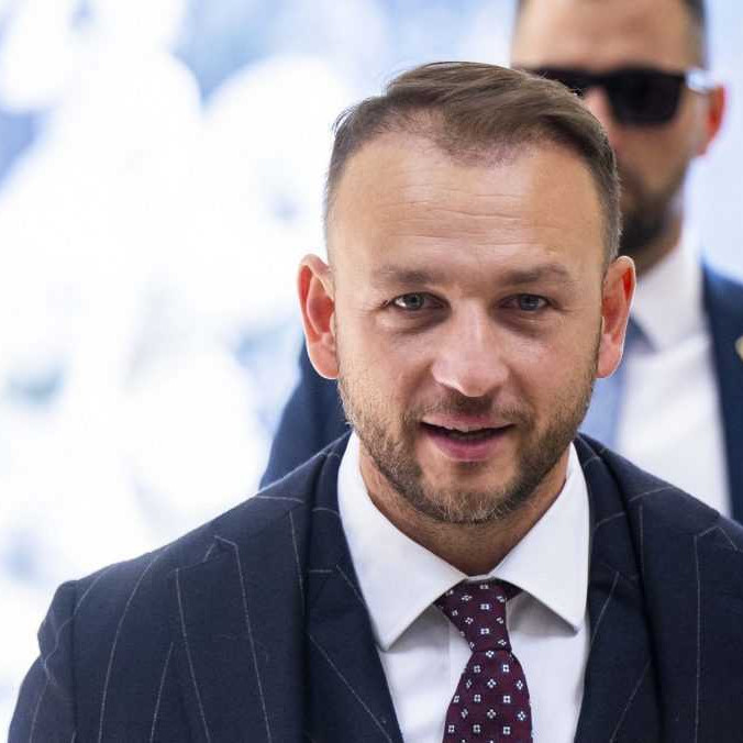 M. Šutaj Eštok odmieta tvrdenia, že štát pristúpil nezodpovedne k následkom víchrice. Samosprávam bola poskytnutá podpora, tvrdí