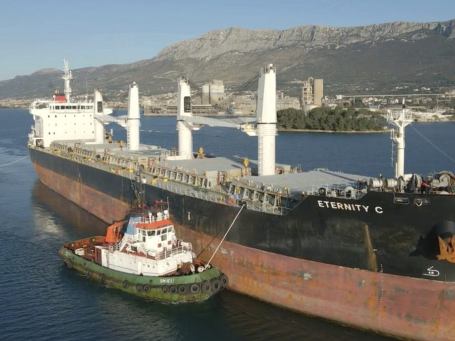 Nákladná loď Eternity C.