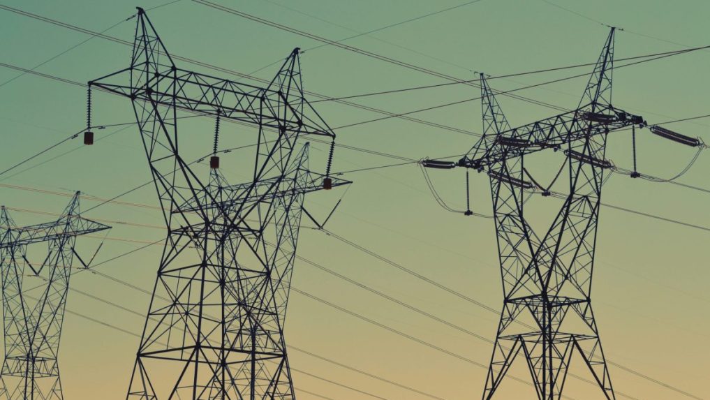 Čím viac sa využíva umelá inteligencia, tým väčší je nápor na globálnu spotrebu elektriny, varujú odborníci