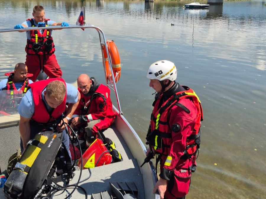 Na Vodnom diele v Žiline zasahovalo desať hasičiov.