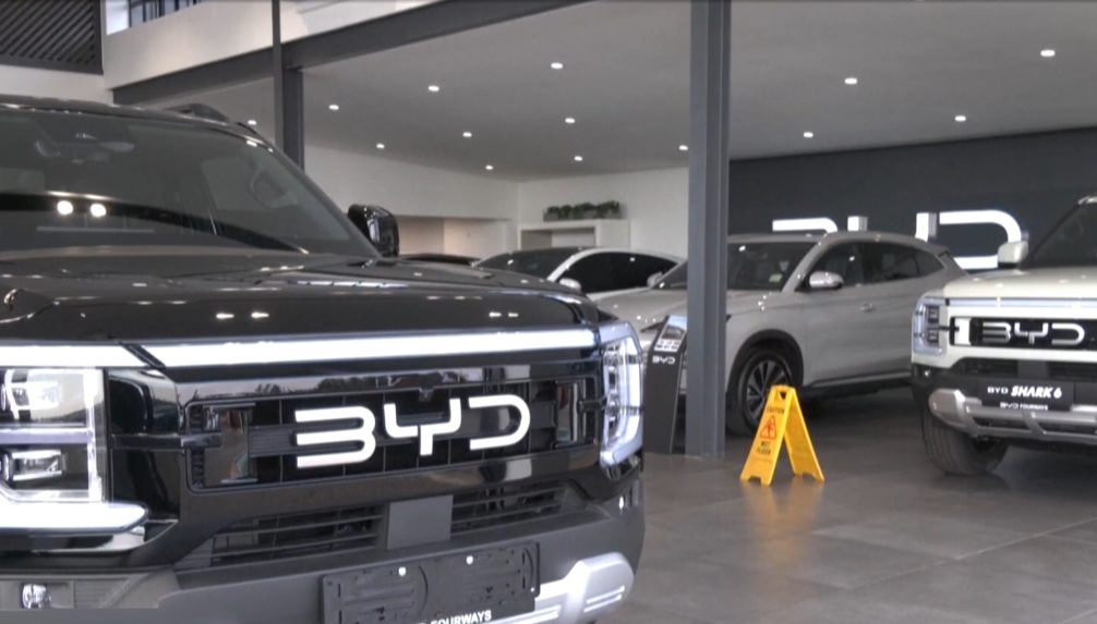 Elektromobily v Európe sú skôr doménou bohatých, Čína ich produkuje pre masy. Krajina valcuje konkurentov