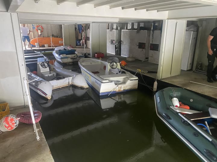 Na snímke sú člny.