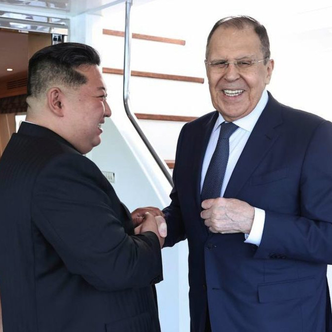 Ruský šéf diplomacie Sergej Lavrov sa stretol so severokórejským lídrom Kim Čong-unom
