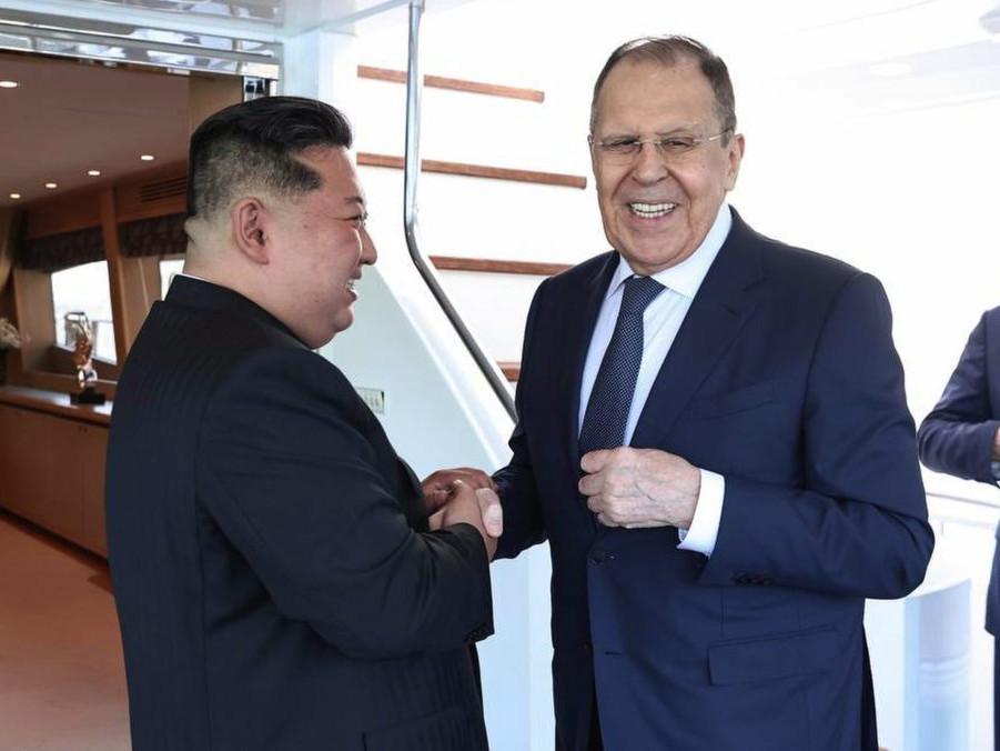 Kim Čong-un a Sergej Lavrov