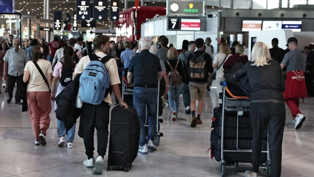 Letecké spoločnosti menia plány, Ryanair zrušil takmer dvesto letov: V Paríži sa začal štrajk dispečerov