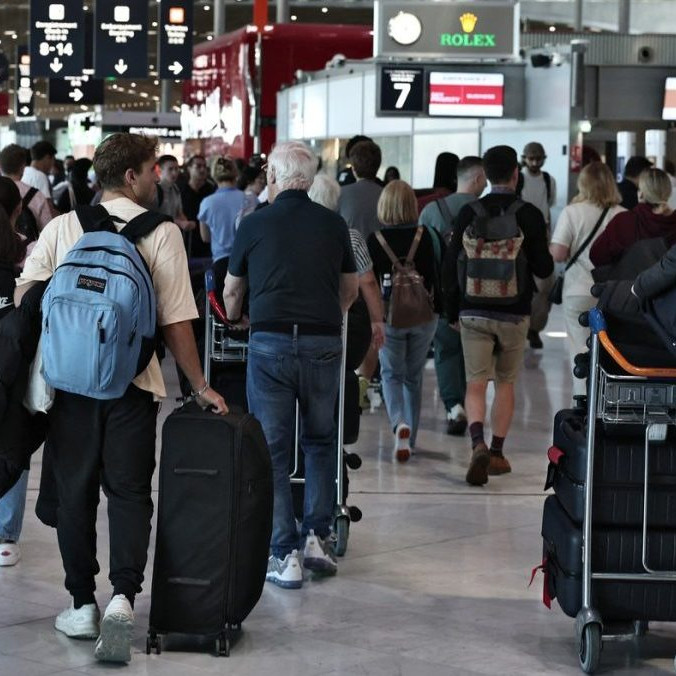 Letecké spoločnosti menia plány, Ryanair zrušil takmer dvesto letov: V Paríži sa začal štrajk dispečerov